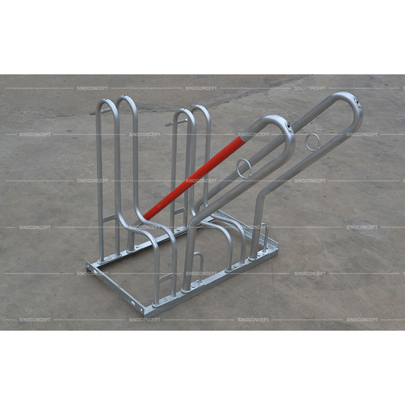 Rack vélo 450 verrouillable en acier avec un traitement de surface entièrement galvanisé à chaud pour le stationnement des vélos.