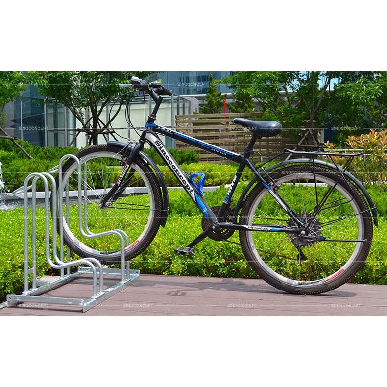 Range vélo 4000 en acier avec deux espaces, utilisé pour le stationnement des vélos en extérieur.