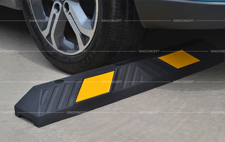 Butées de parking avec bandes réfléchissantes blanches ou jaunes 900 mm
