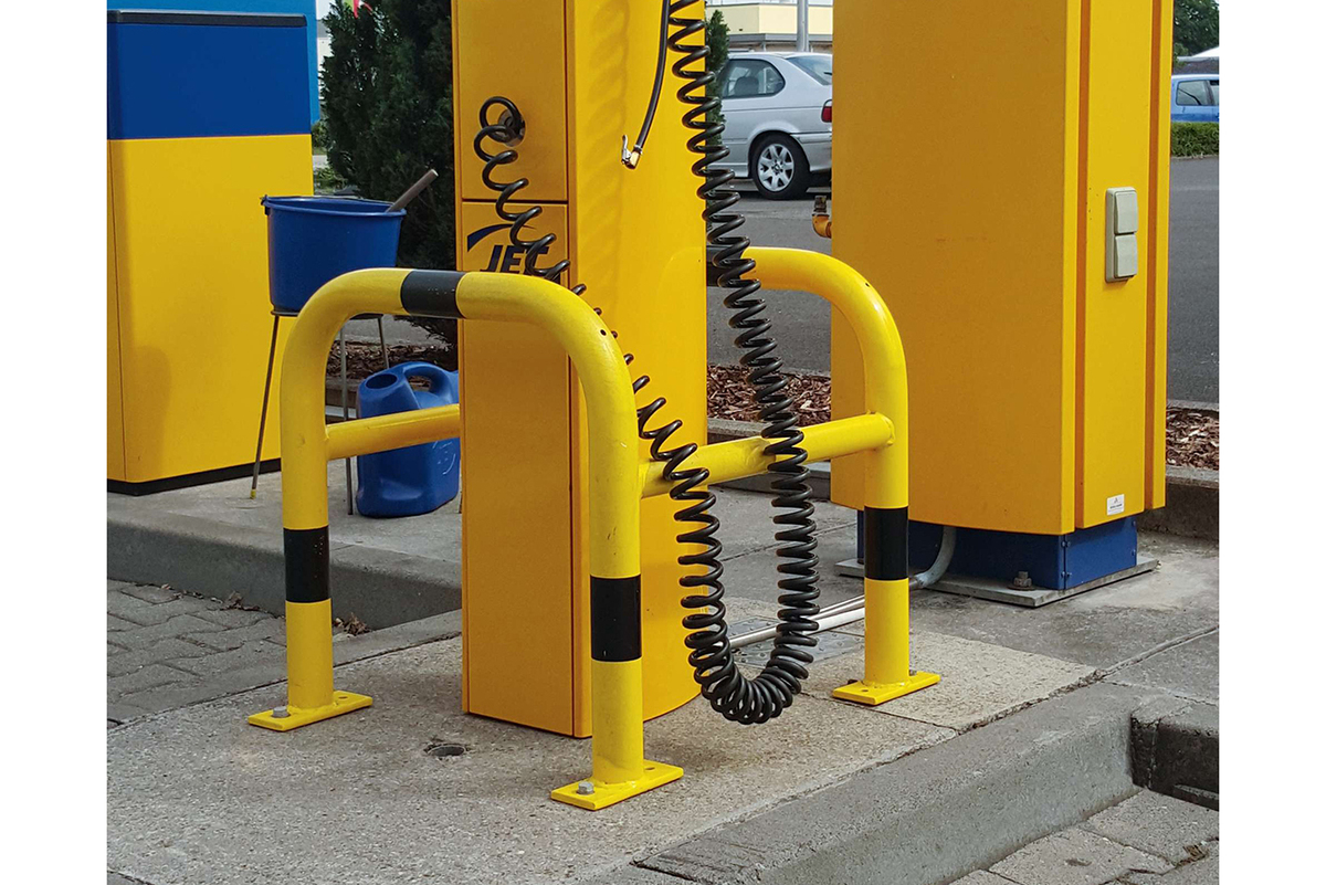 Installer arceau de protection pour bornes de recharge électrique