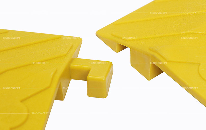 Protection de câbles au sol grand modèle en polyéthylène jaune